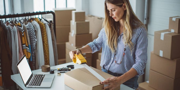 Turn Browsers Into Buyers With These 4 E-Commerce Marketing Strategies